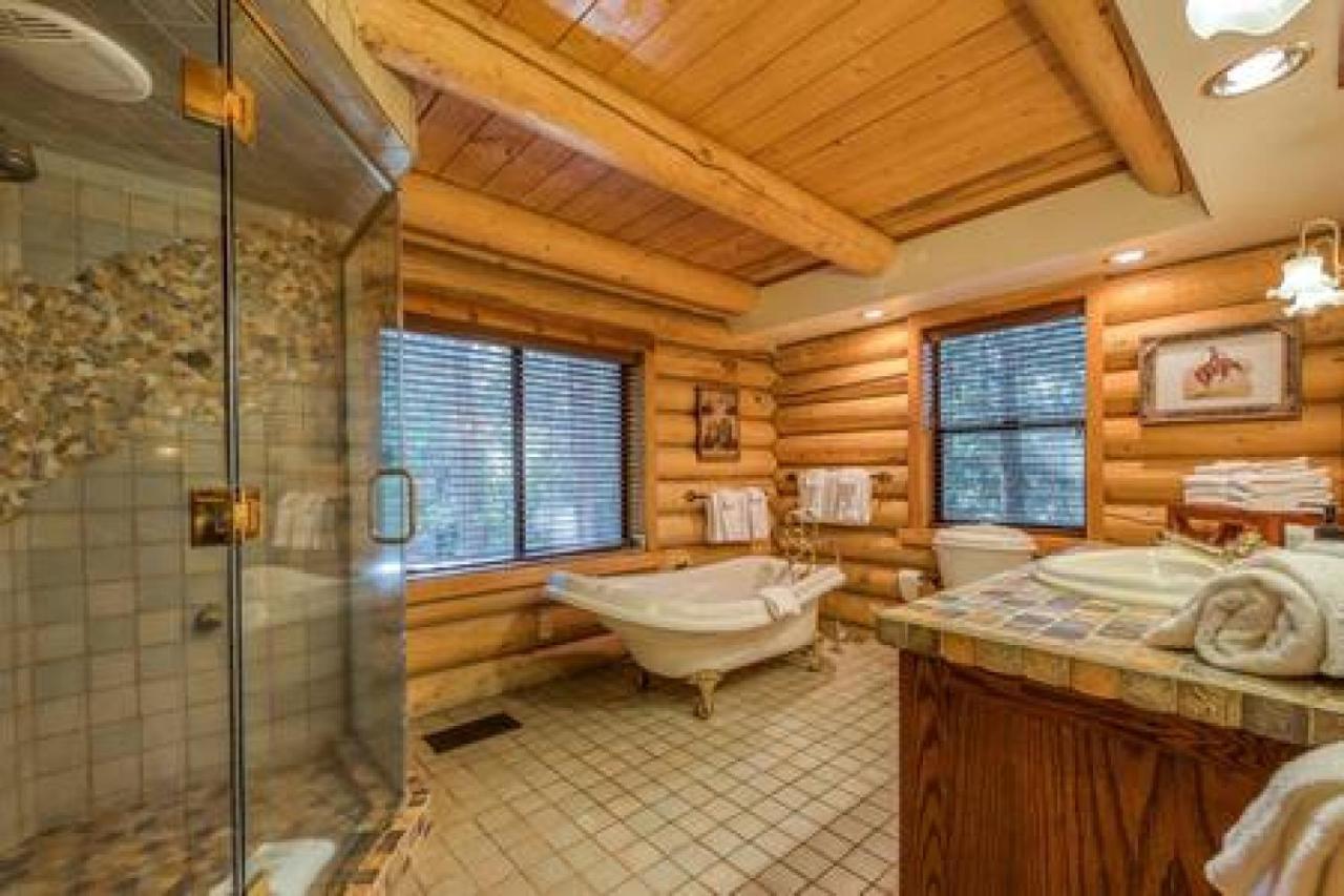 Eagles Nest - Natural Log Cabin With Guest House Idyllwild Eksteriør billede