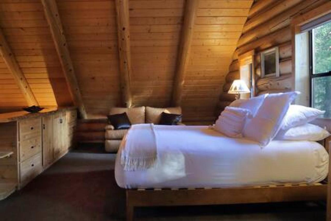 Eagles Nest - Natural Log Cabin With Guest House Idyllwild Eksteriør billede